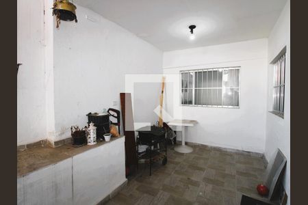Casa à venda com 120m², 4 quartos e 2 vagasQuintal