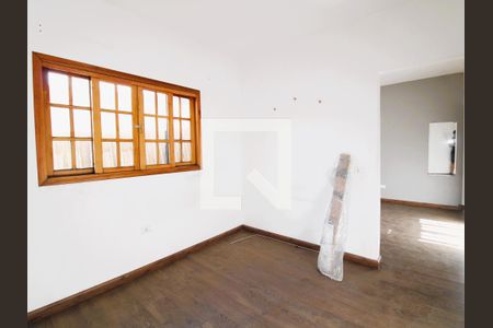 Casa à venda com 120m², 4 quartos e 2 vagasSuíte