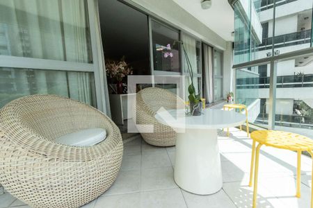 Apartamento à venda com 230m², 3 quartos e 3 vagasVaranda