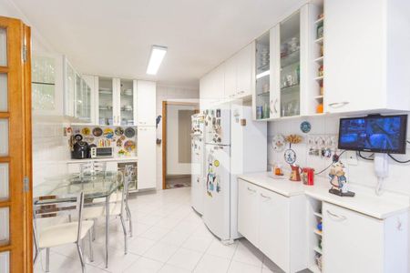 Apartamento à venda com 230m², 3 quartos e 3 vagasCozinha