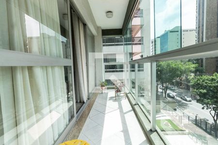 Apartamento à venda com 230m², 3 quartos e 3 vagasVaranda