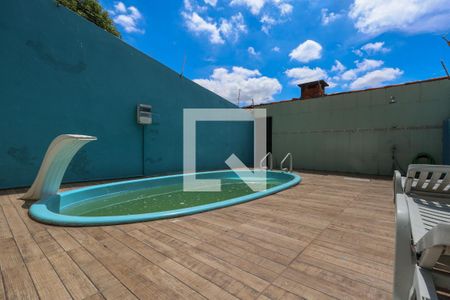 Casa à venda com 240m², 3 quartos e 3 vagasPiscina