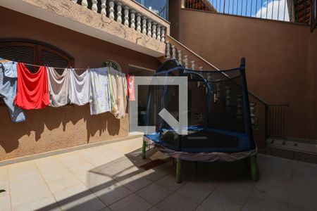 Casa à venda com 240m², 3 quartos e 3 vagasQuintal