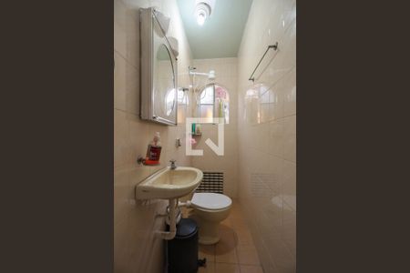 Casa à venda com 240m², 3 quartos e 3 vagasBanheiro de Serviço