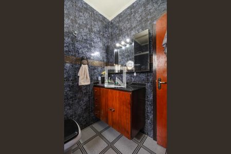 Casa à venda com 240m², 3 quartos e 3 vagasBanheiro da suíte