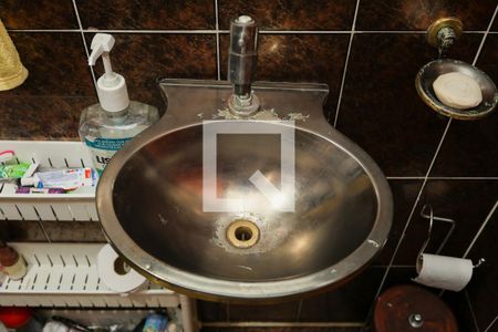 Casa à venda com 240m², 3 quartos e 3 vagasBanheiro 2