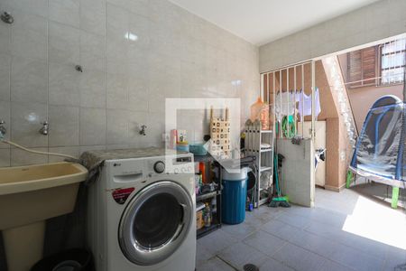 Casa à venda com 240m², 3 quartos e 3 vagasÁrea de Serviço