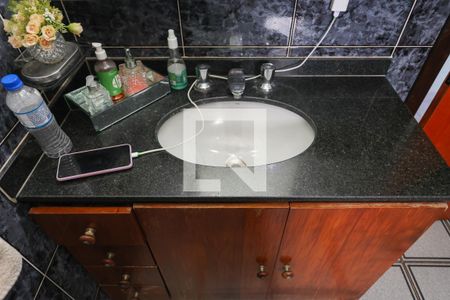 Casa à venda com 240m², 3 quartos e 3 vagasBanheiro da suíte