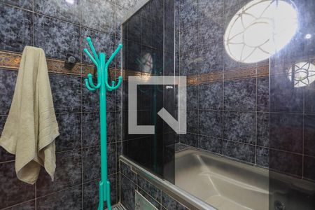 Casa à venda com 240m², 3 quartos e 3 vagasBanheiro da suíte