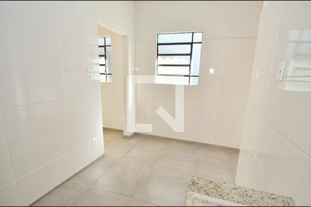 Casa à venda com 45m², 1 quarto e 4 vagas Casa à venda com 45m², 1 quarto e 4 vagasCozinha