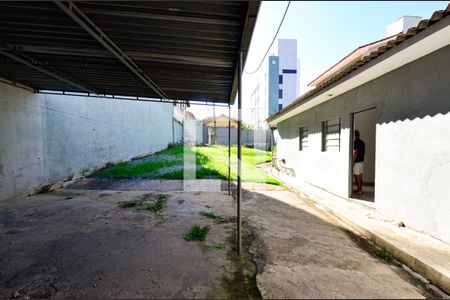 Casa à venda com 45m², 1 quarto e 4 vagas Casa à venda com 45m², 1 quarto e 4 vagasÁrea comum