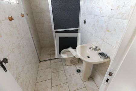 Banheiro de apartamento para alugar com 1 quarto, 46m² em Jardim Santa Rosa, Taboão da Serra