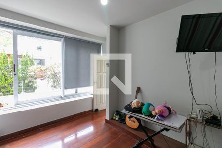 Quarto de casa à venda com 4 quartos, 500m² em Mangabeiras, Belo Horizonte