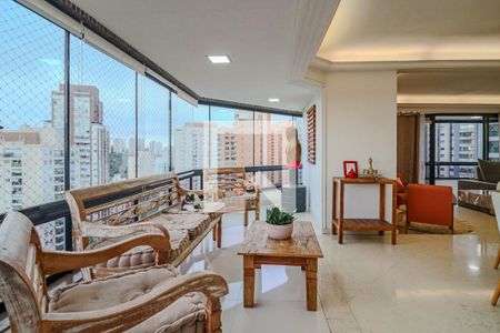 Apartamento à venda com 220m², 3 quartos e 4 vagas Apartamento à venda com 220m², 3 quartos e 4 vagasSala