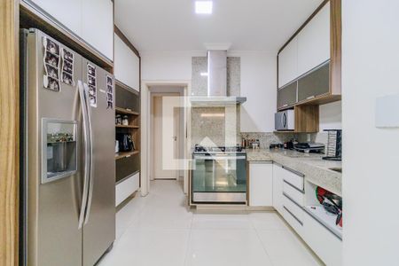 Apartamento à venda com 220m², 3 quartos e 4 vagas Apartamento à venda com 220m², 3 quartos e 4 vagasCozinha