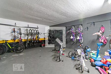 Apartamento à venda com 220m², 3 quartos e 4 vagas Apartamento à venda com 220m², 3 quartos e 4 vagasÁrea comum