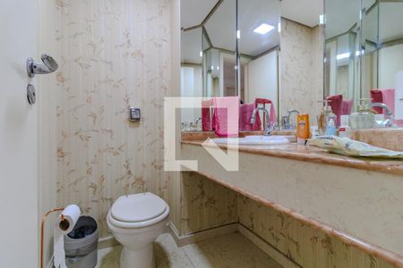 Apartamento à venda com 220m², 3 quartos e 4 vagas Apartamento à venda com 220m², 3 quartos e 4 vagasLavabo