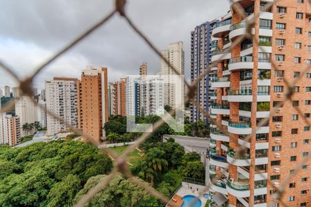 Apartamento à venda com 220m², 3 quartos e 4 vagas Apartamento à venda com 220m², 3 quartos e 4 vagasVista da Suíte 1