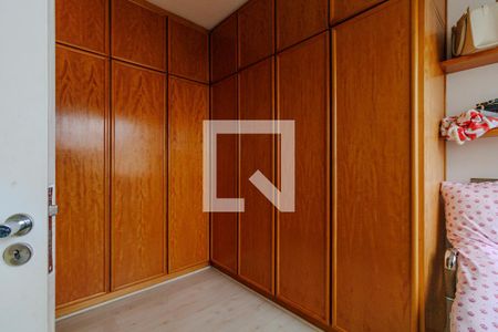 Apartamento à venda com 220m², 3 quartos e 4 vagas Apartamento à venda com 220m², 3 quartos e 4 vagasCloset da Suíte 1