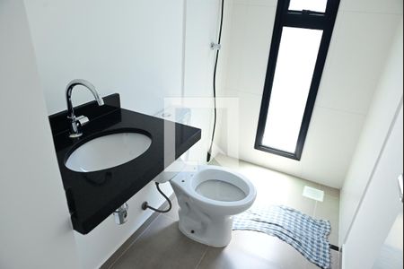 Banheiro suite  de apartamento para alugar com 2 quartos, 78m² em Canto do Forte, Praia Grande