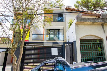 Casa à venda com 197m², 3 quartos e 4 vagas Casa à venda com 197m², 3 quartos e 4 vagasFachada