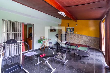 Varanda de casa para alugar com 3 quartos, 140m² em Jardim Caguassu, São Paulo