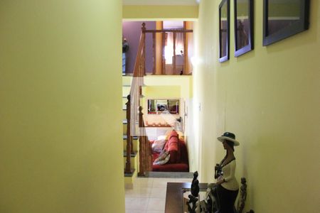 Casa à venda com 157m², 3 quartos e 4 vagasCorredor para o quarto 1