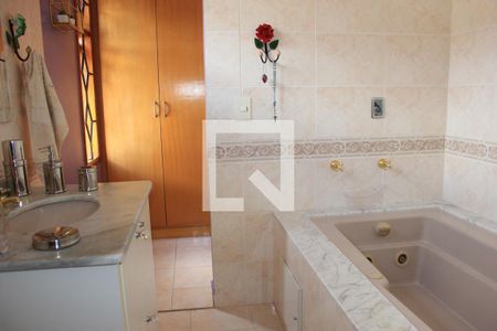 Casa à venda com 157m², 3 quartos e 4 vagasBanheiro da Suíte