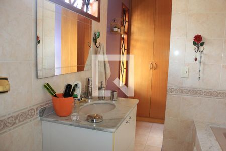 Casa à venda com 157m², 3 quartos e 4 vagasBanheiro da Suíte