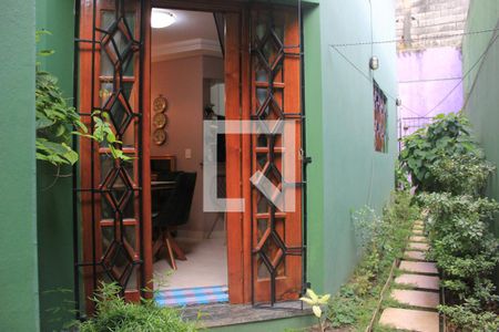 Casa à venda com 157m², 3 quartos e 4 vagasQuiontal lateral/Acesso ao imóvel