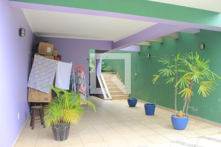 Casa à venda com 157m², 3 quartos e 4 vagasGaragem