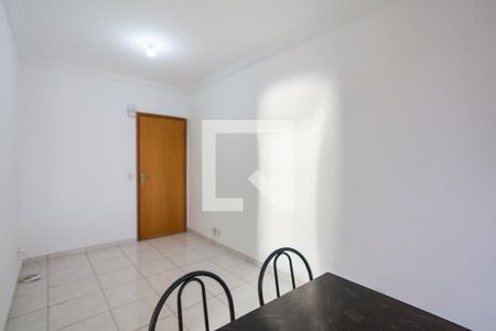 Sala de apartamento para alugar com 2 quartos, 47m² em Santa Mônica, Uberlândia