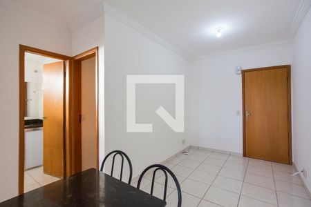 Sala de apartamento para alugar com 2 quartos, 47m² em Santa Mônica, Uberlândia