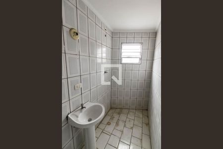 Banheiro de apartamento para alugar com 1 quarto, 46m² em Jardim Virginia, Taboão da Serra