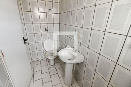 Banheiro de apartamento para alugar com 1 quarto, 46m² em Jardim Virginia, Taboão da Serra