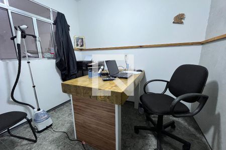 Casa para alugar com 230m², 4 quartos e 11 vagasEscritório