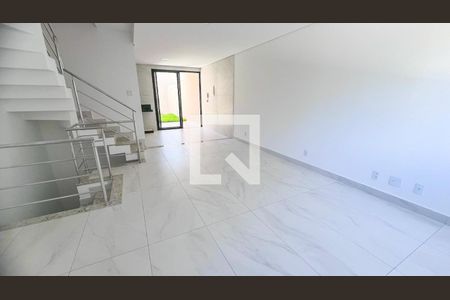 Sala de casa à venda com 3 quartos, 184m² em Itapoã, Belo Horizonte