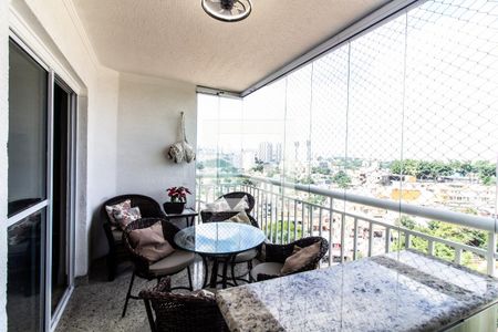 Apartamento à venda com 82m², 3 quartos e 2 vagas Apartamento à venda com 82m², 3 quartos e 2 vagasVaranda