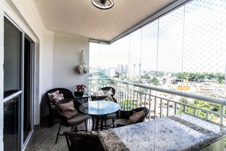 Apartamento à venda com 82m², 3 quartos e 2 vagas Apartamento à venda com 82m², 3 quartos e 2 vagasVaranda