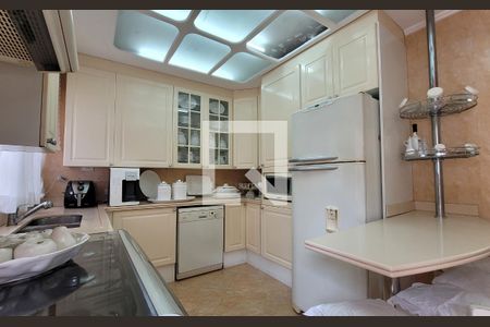 Casa à venda com 340m², 3 quartos e 4 vagasCozinha