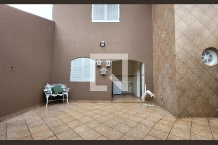 Casa à venda com 340m², 3 quartos e 4 vagasQuintal