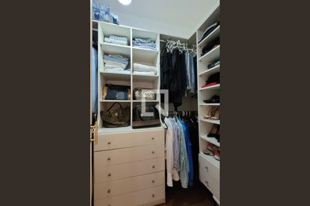 Casa à venda com 340m², 3 quartos e 4 vagasCloset