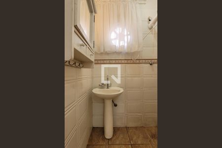 Casa à venda com 340m², 3 quartos e 4 vagasBanheiro de serviço