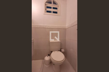 Casa à venda com 340m², 3 quartos e 4 vagasBanheiro