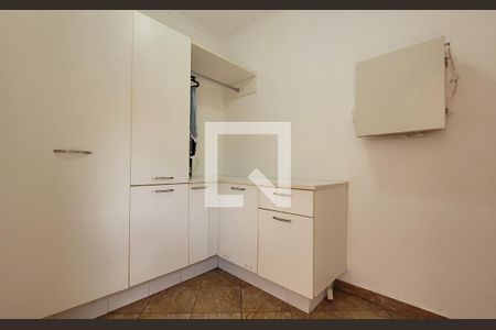 Casa à venda com 340m², 3 quartos e 4 vagasArea de serviço