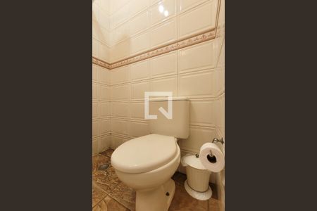 Casa à venda com 340m², 3 quartos e 4 vagasBanheiro de serviço