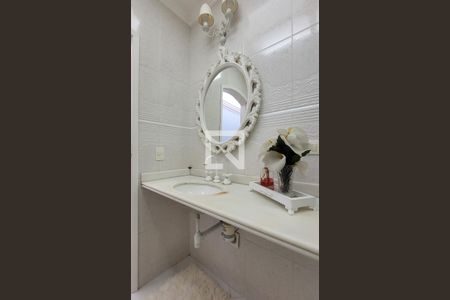 Casa à venda com 340m², 3 quartos e 4 vagasBanheiro