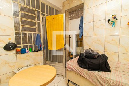 Casa à venda com 100m², 5 quartos e sem vaga Casa à venda com 100m², 5 quartos e sem vagaKitnet da Casa