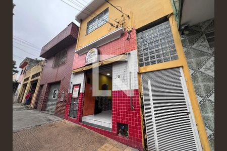 Casa à venda com 100m², 5 quartos e sem vaga Casa à venda com 100m², 5 quartos e sem vagaFachada