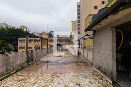 Casa à venda com 100m², 5 quartos e sem vaga Casa à venda com 100m², 5 quartos e sem vagaTerraço